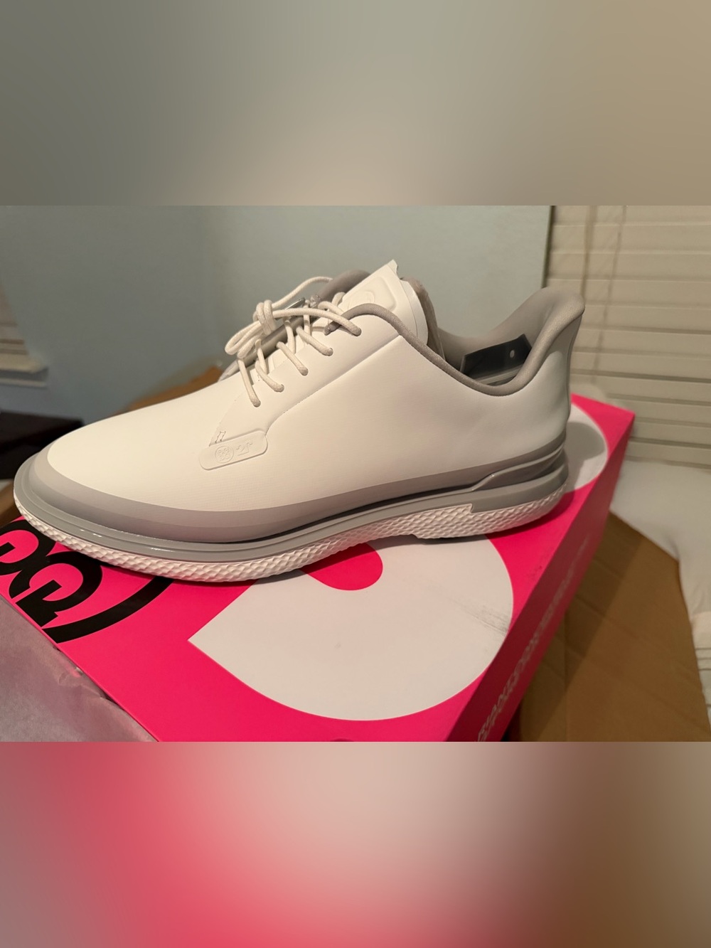 New in box-Men's G/FORE GALLIVANZR TUXEDO STRIPE Spikeless Golf
Shoes